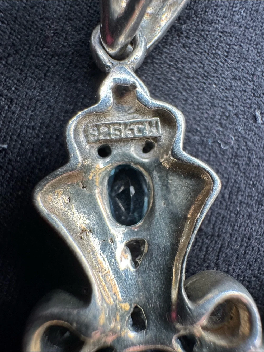 Sterling silver cross pendant with real stones - Picture 3 of 4